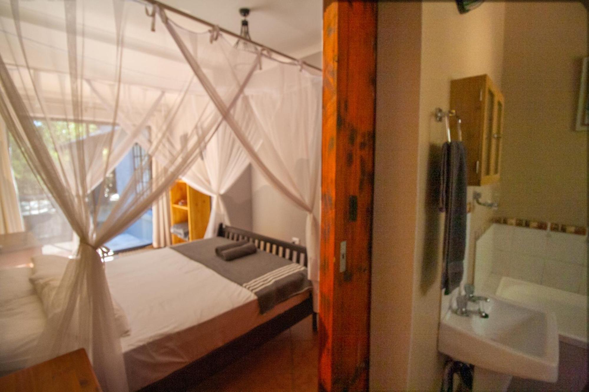 Kruger Park Hostel Marloth Park Exterior foto